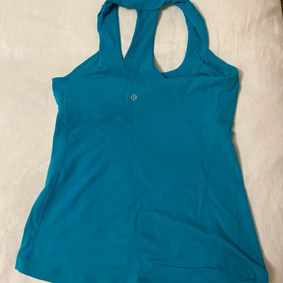 Lulu lemon scoop neck - Picture 2 of 2